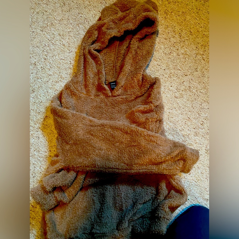 Med. Fuzzy brown, bear hooded sweatshirt (w bear ears) new.